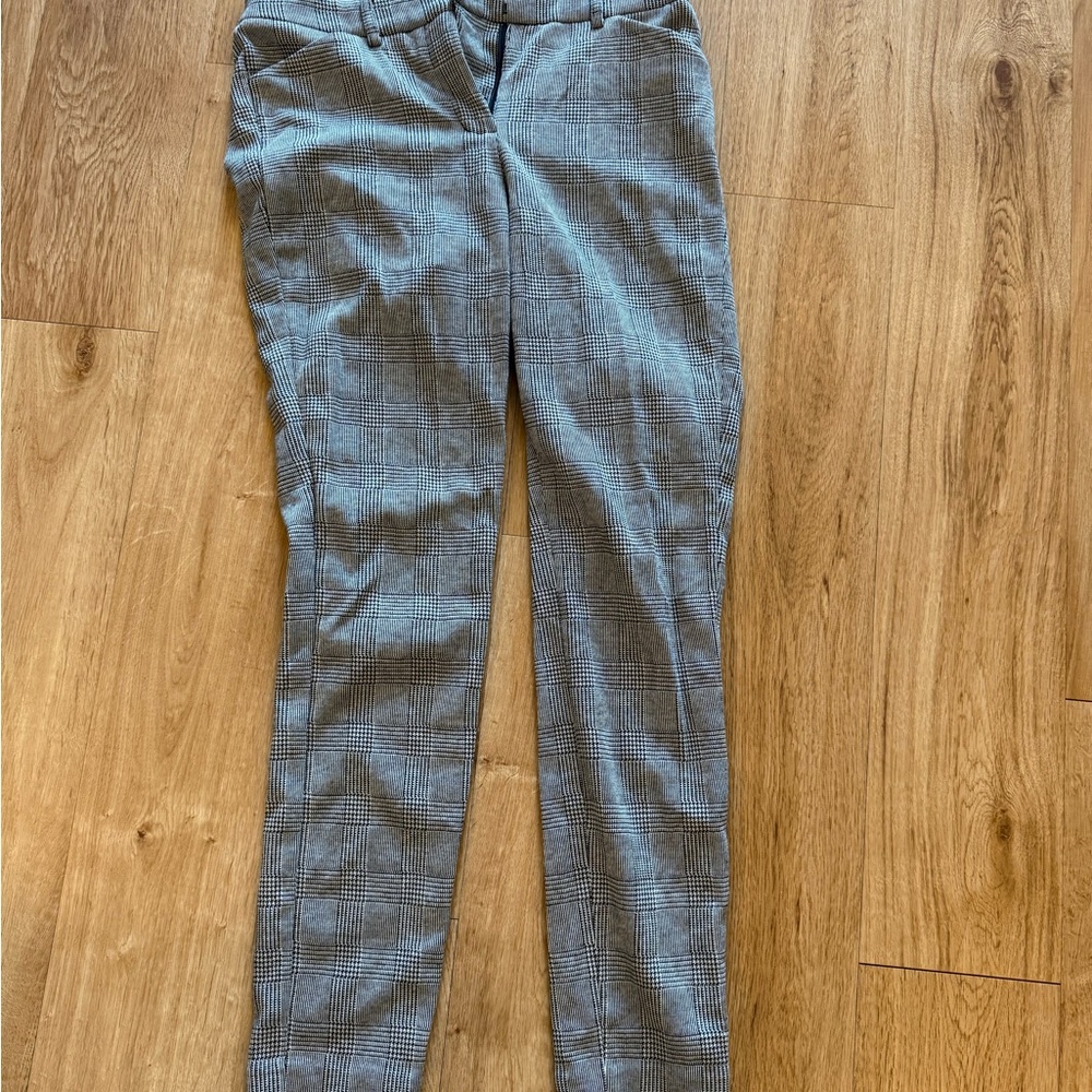 Express Black and White Plaid Skinny Leg Trousers / Dress Pant